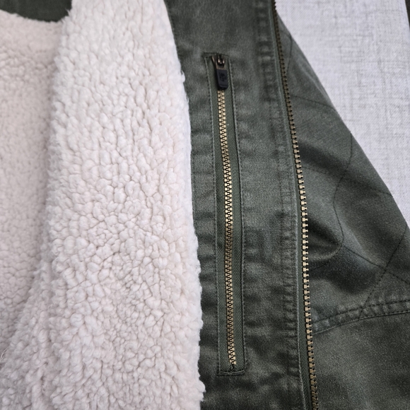 Legendary Whitetails Women Sherpa Lined Quilted Utility Jacket Olive Green Large - Picture 10 of 11